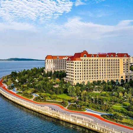 Crowne Plaza Qingdaoorientalmoviemetropolis By Ihg Otel Dış mekan fotoğraf