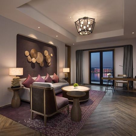 Crowne Plaza Qingdaoorientalmoviemetropolis By Ihg Otel Dış mekan fotoğraf