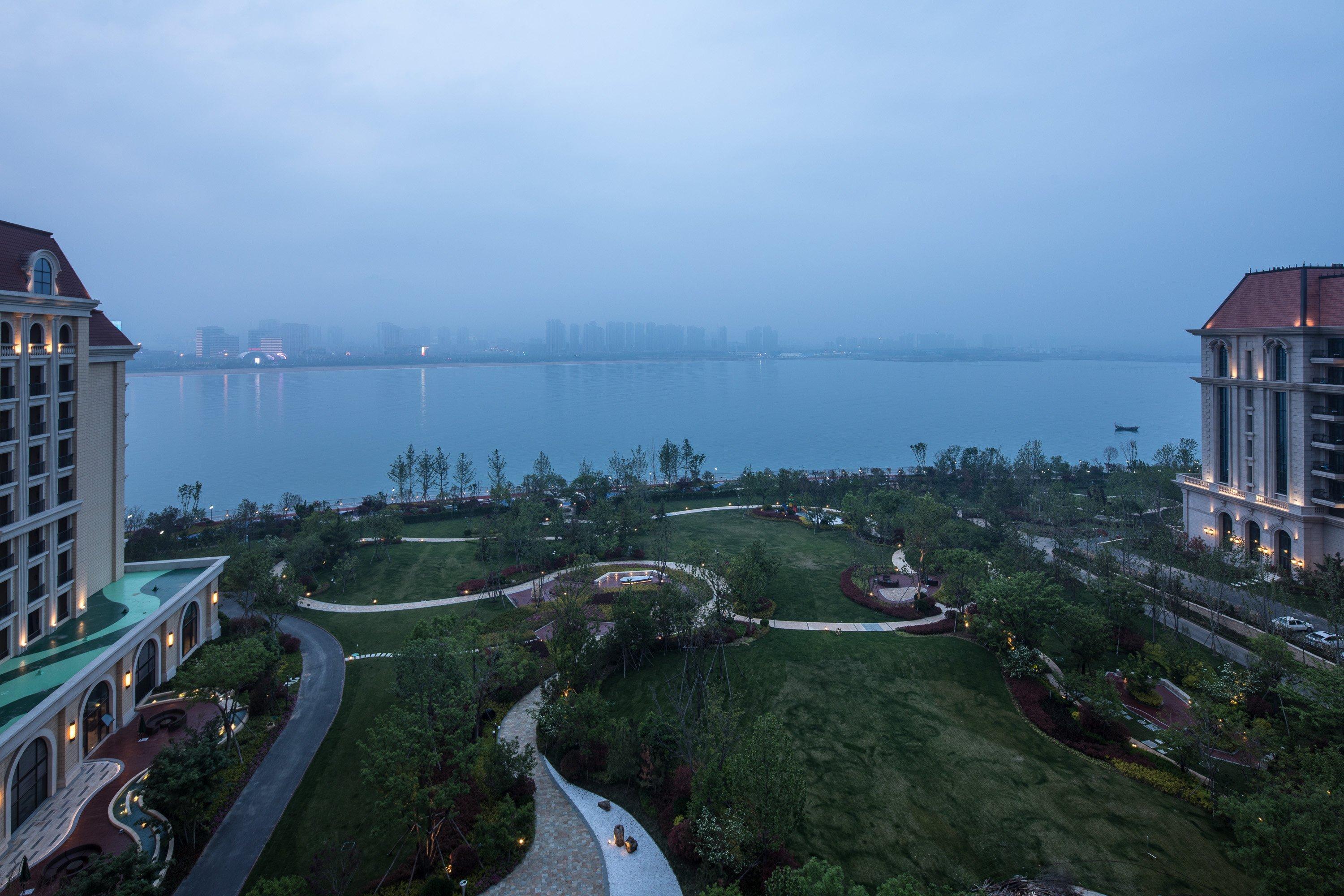 Crowne Plaza Qingdaoorientalmoviemetropolis By Ihg Otel Dış mekan fotoğraf
