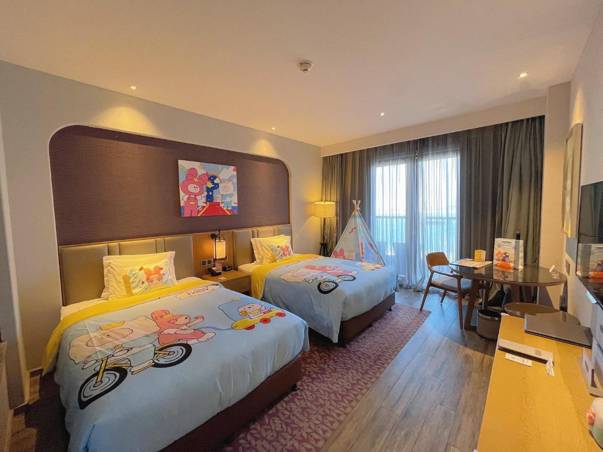 Crowne Plaza Qingdaoorientalmoviemetropolis By Ihg Otel Dış mekan fotoğraf