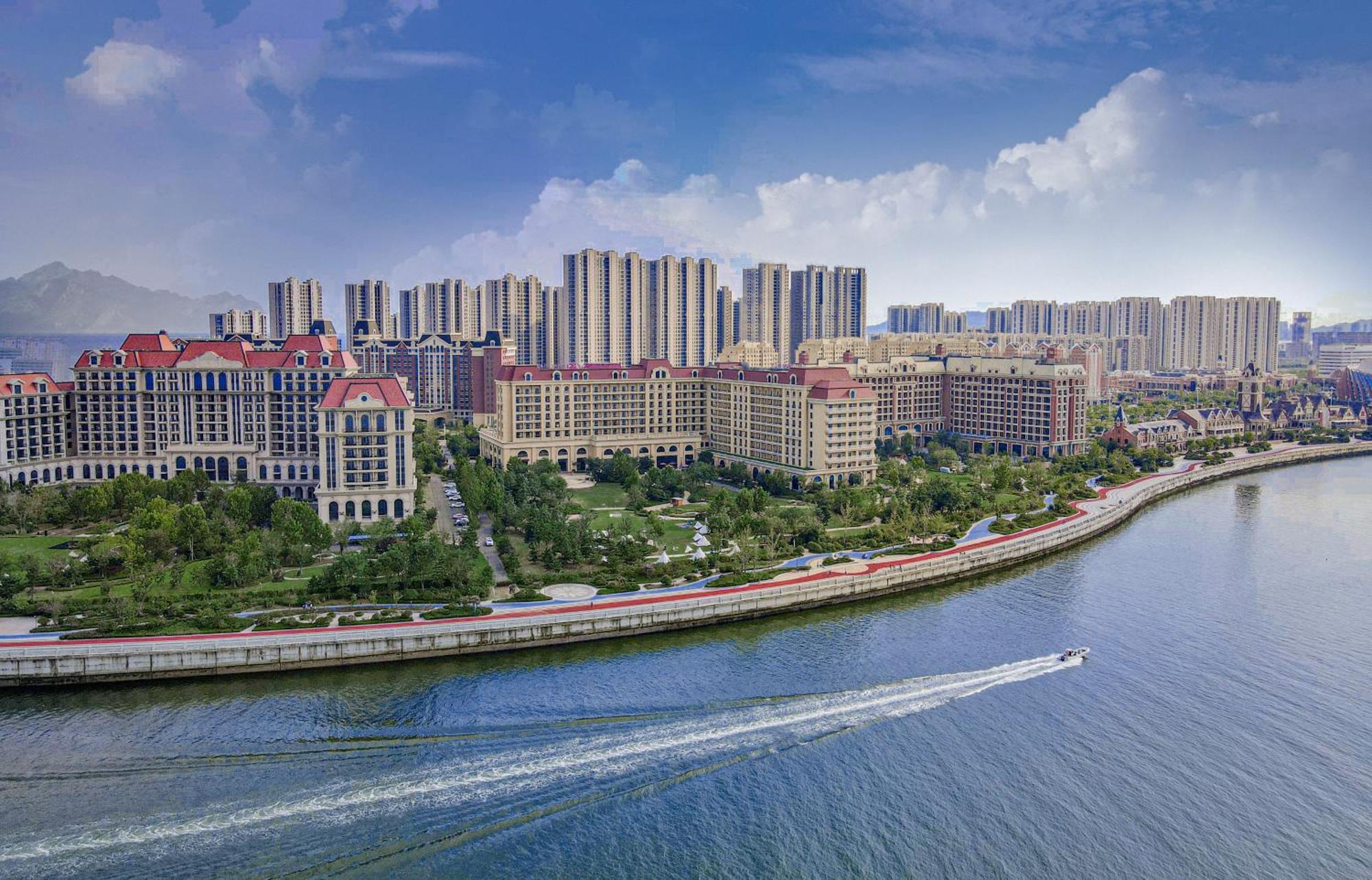 Crowne Plaza Qingdaoorientalmoviemetropolis By Ihg Otel Dış mekan fotoğraf