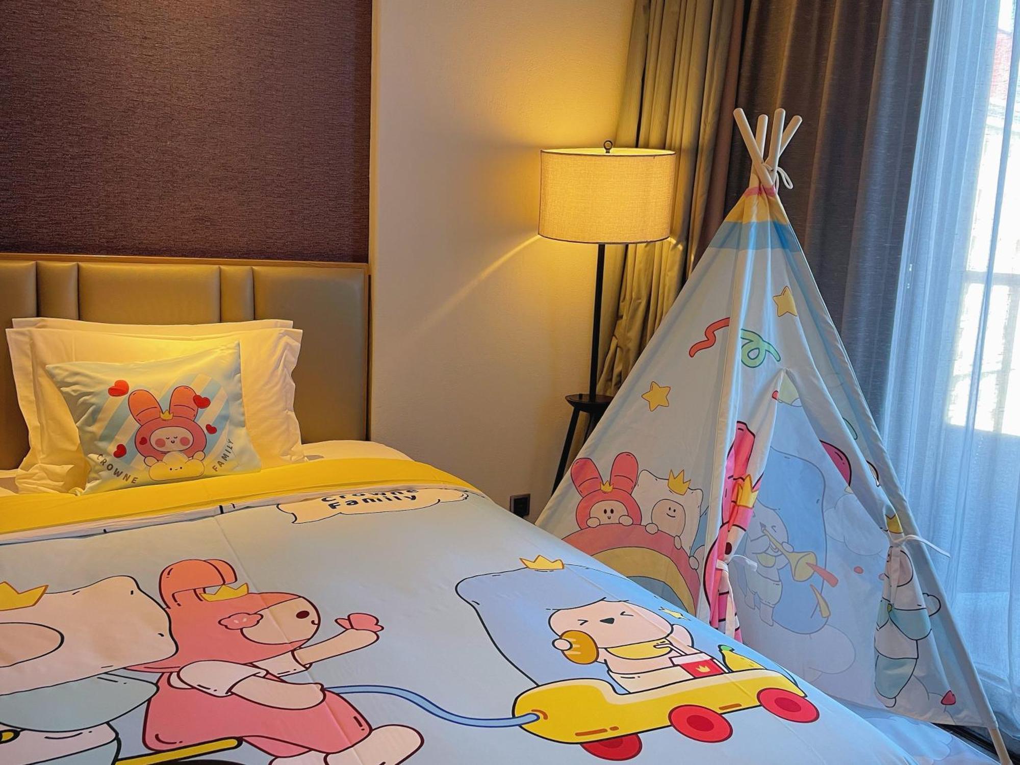 Crowne Plaza Qingdaoorientalmoviemetropolis By Ihg Otel Dış mekan fotoğraf