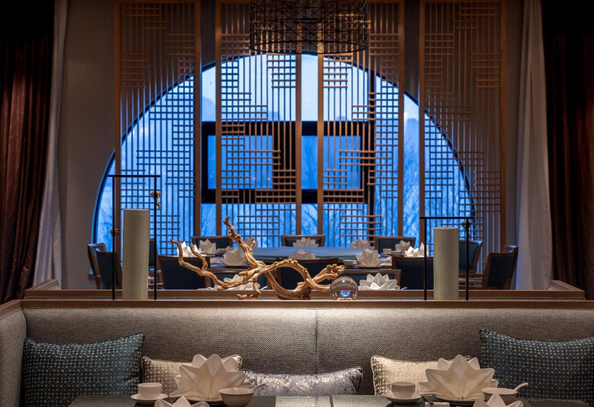 Crowne Plaza Qingdaoorientalmoviemetropolis By Ihg Otel Dış mekan fotoğraf