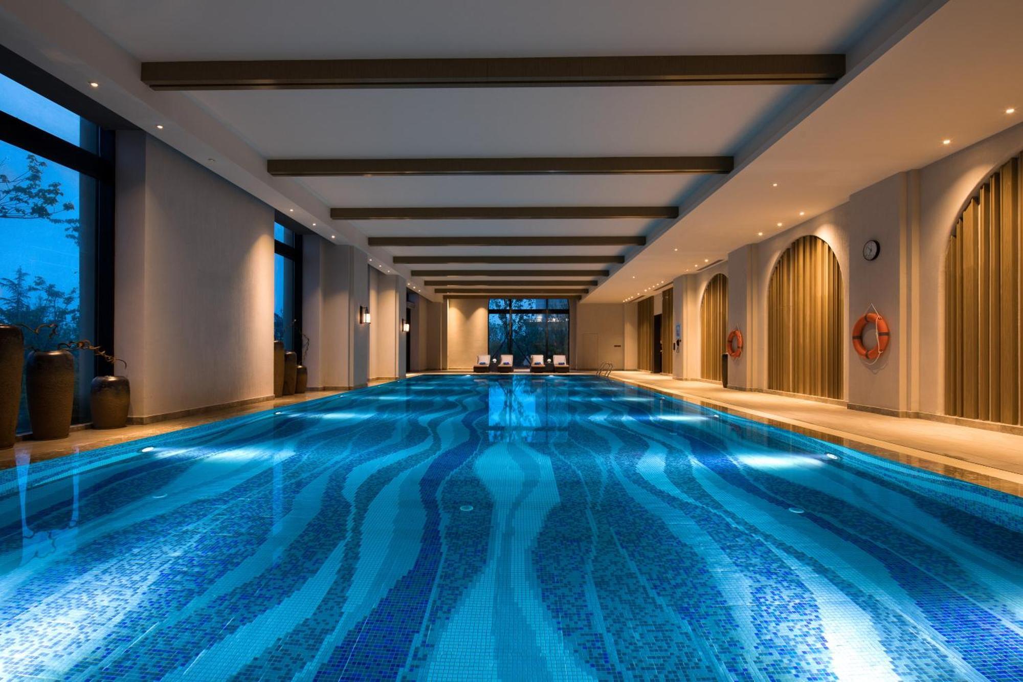 Crowne Plaza Qingdaoorientalmoviemetropolis By Ihg Otel Dış mekan fotoğraf