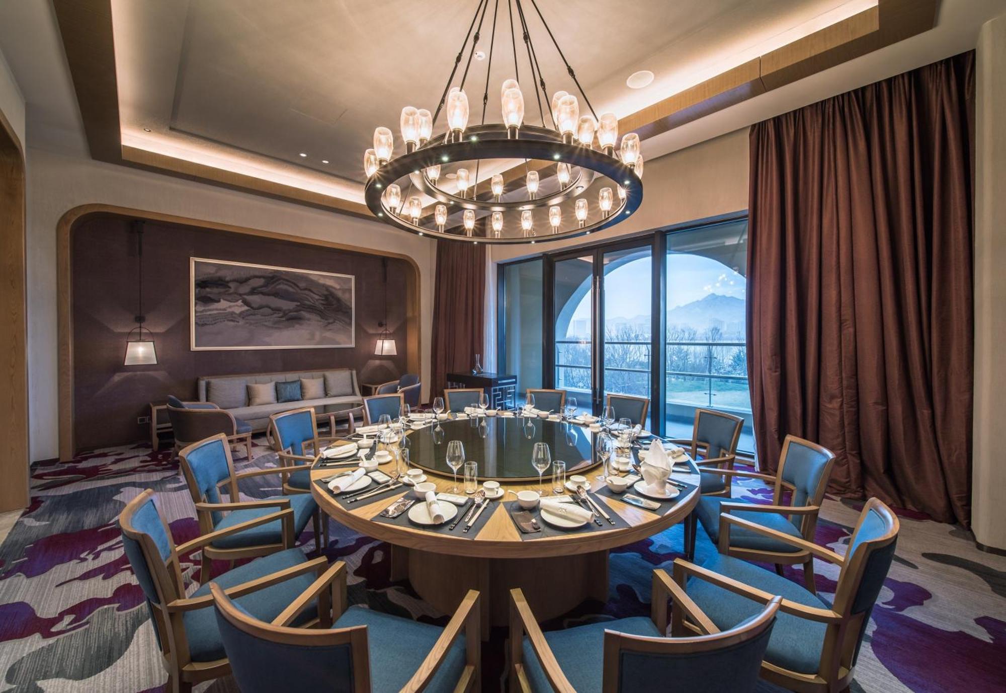 Crowne Plaza Qingdaoorientalmoviemetropolis By Ihg Otel Dış mekan fotoğraf