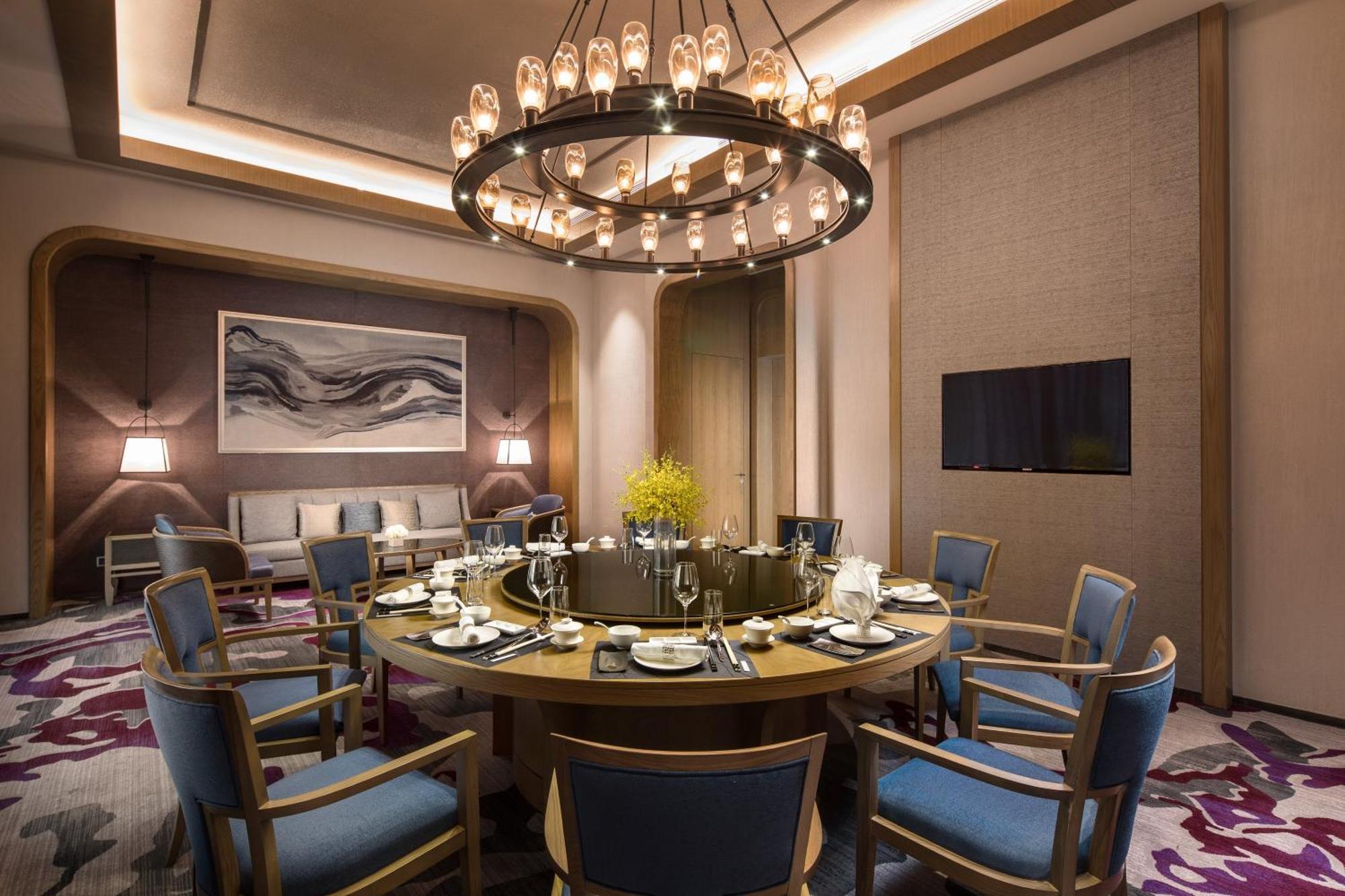 Crowne Plaza Qingdaoorientalmoviemetropolis By Ihg Otel Dış mekan fotoğraf