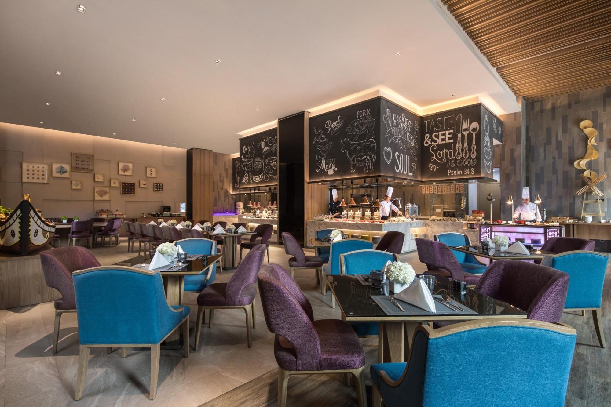 Crowne Plaza Qingdaoorientalmoviemetropolis By Ihg Otel Dış mekan fotoğraf