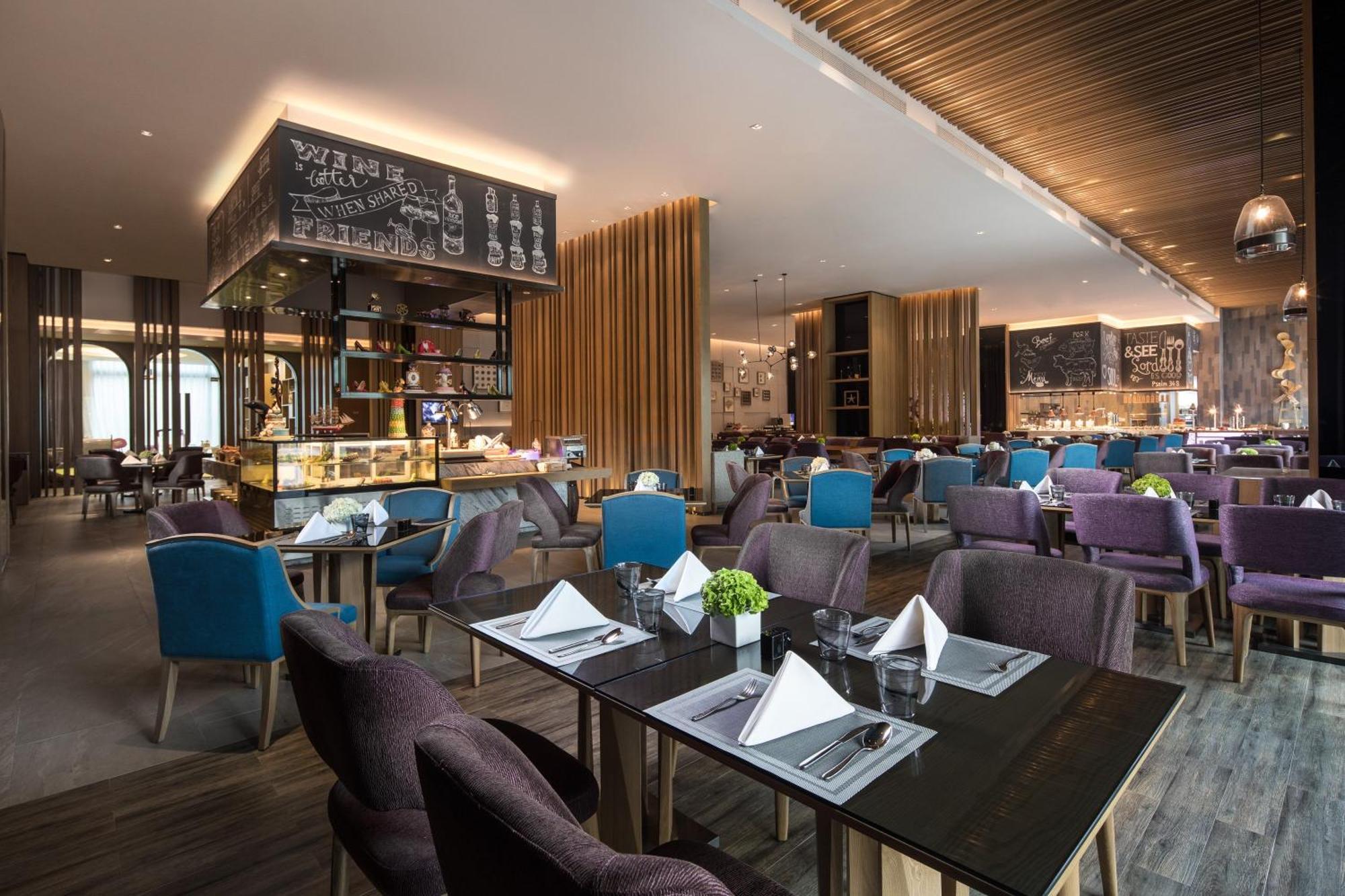 Crowne Plaza Qingdaoorientalmoviemetropolis By Ihg Otel Dış mekan fotoğraf
