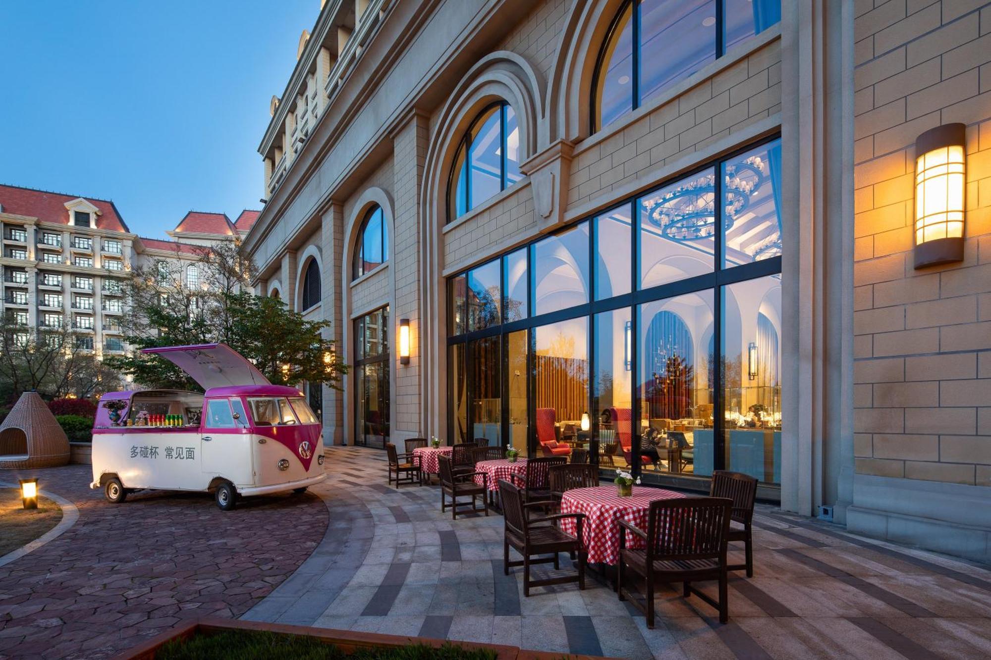 Crowne Plaza Qingdaoorientalmoviemetropolis By Ihg Otel Dış mekan fotoğraf