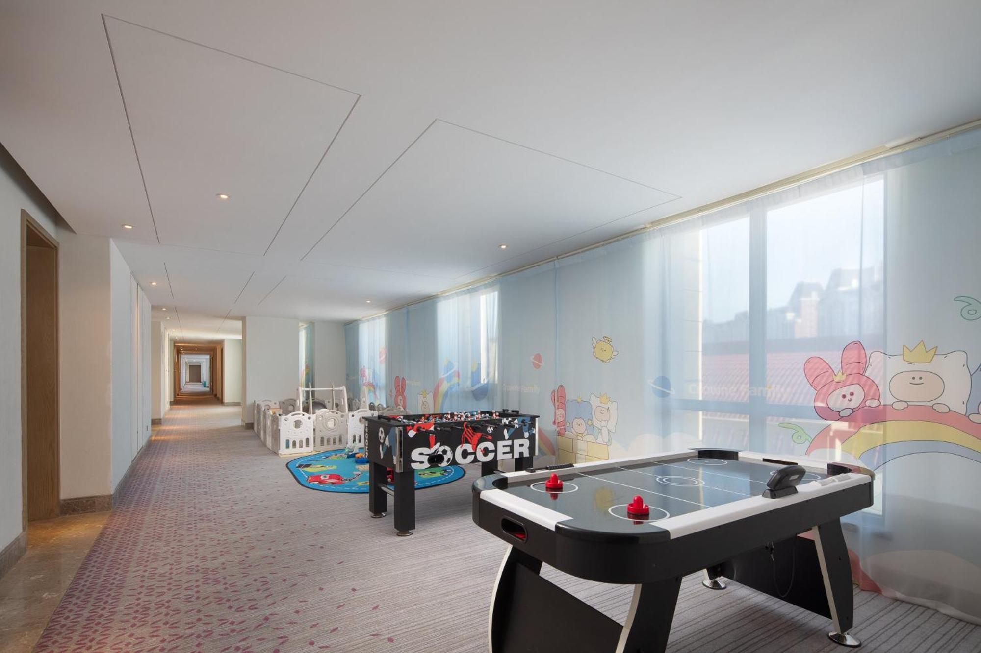 Crowne Plaza Qingdaoorientalmoviemetropolis By Ihg Otel Dış mekan fotoğraf