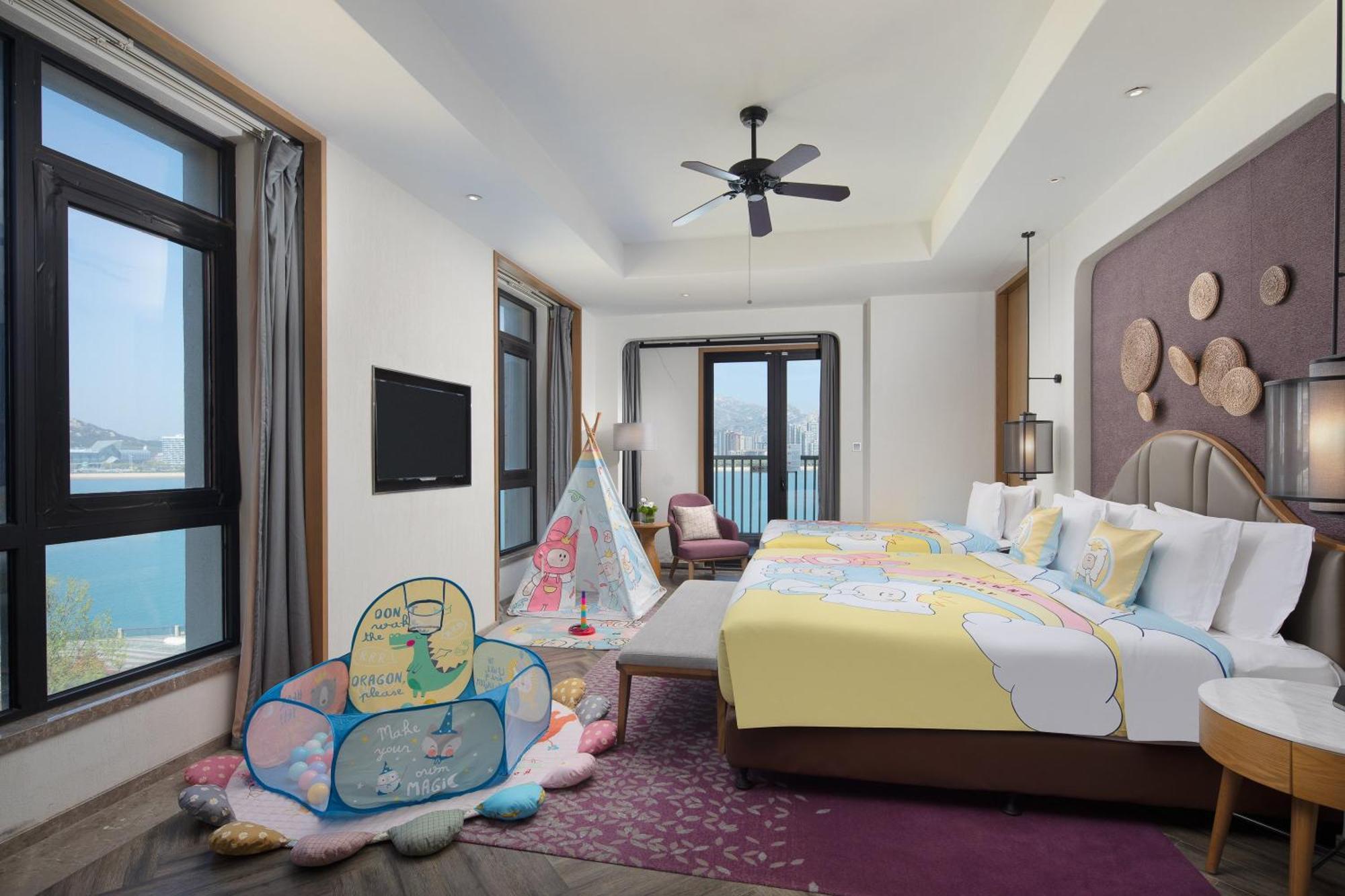 Crowne Plaza Qingdaoorientalmoviemetropolis By Ihg Otel Dış mekan fotoğraf