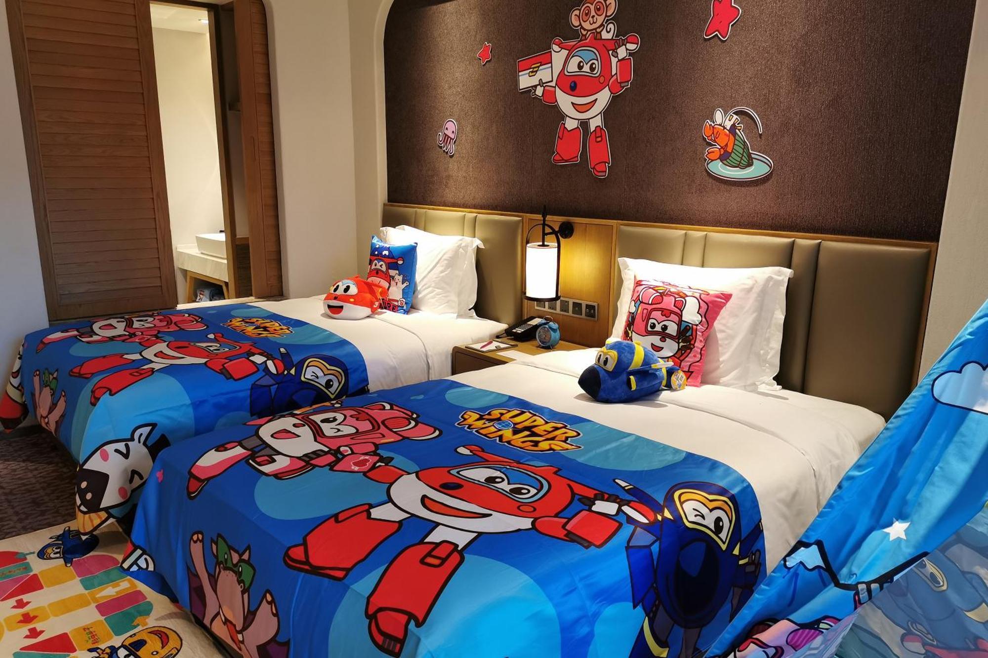 Crowne Plaza Qingdaoorientalmoviemetropolis By Ihg Otel Dış mekan fotoğraf