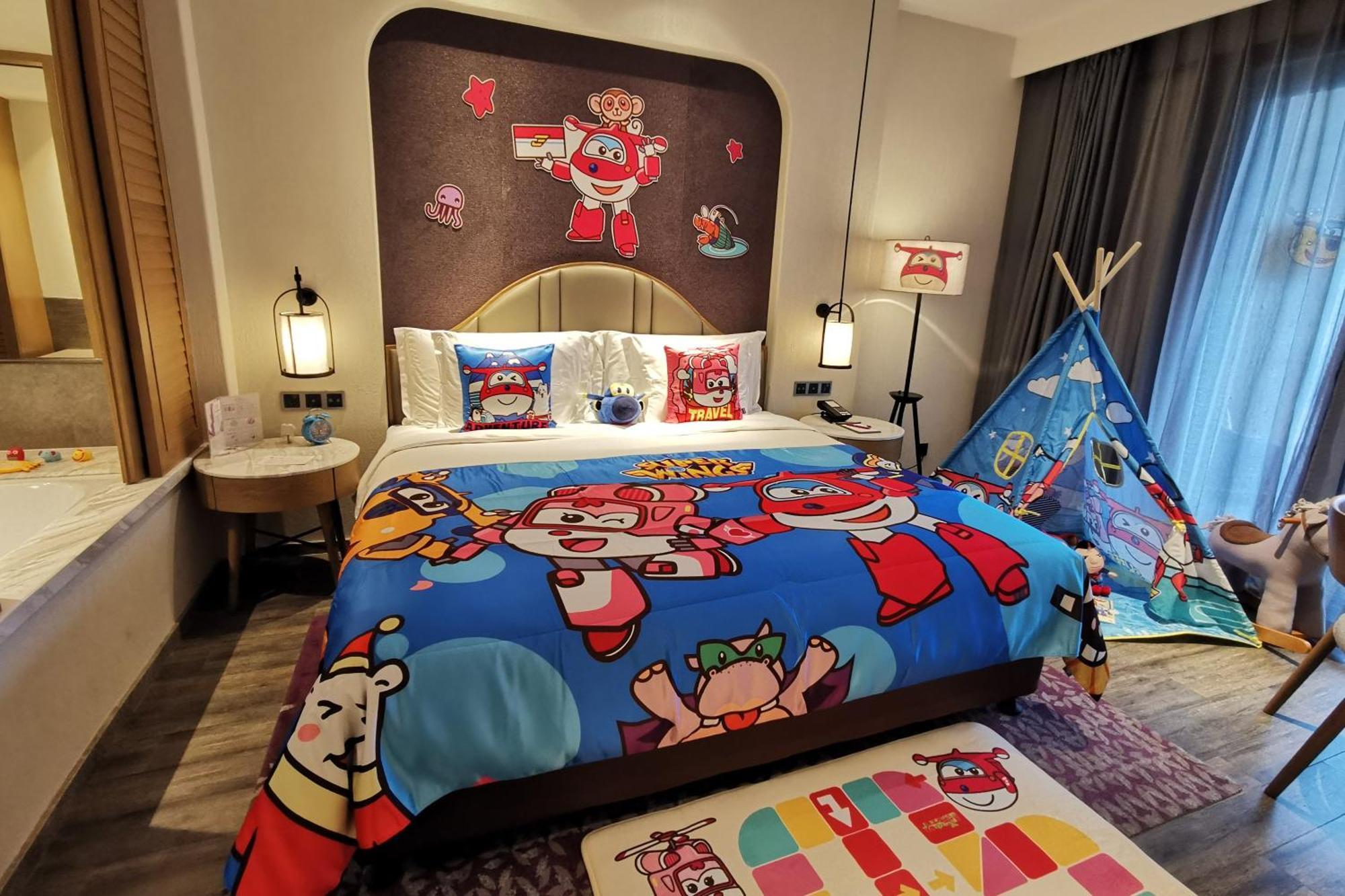 Crowne Plaza Qingdaoorientalmoviemetropolis By Ihg Otel Dış mekan fotoğraf